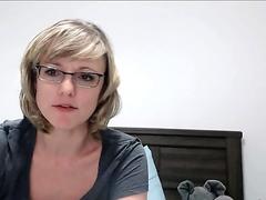 US Short Hair MILF With Glasses Squirting Orgasm